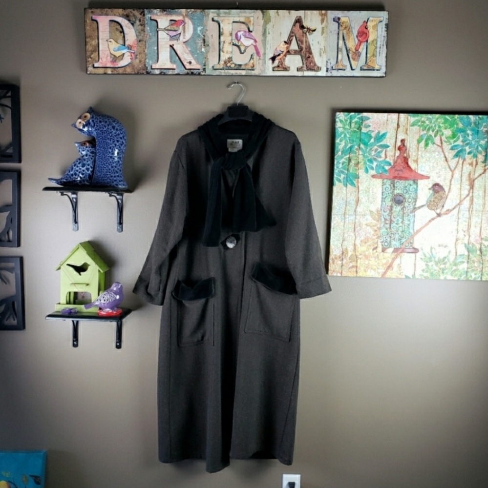 Flax VTG Jeanne Engelhart 100% Wool longline overcoat  small